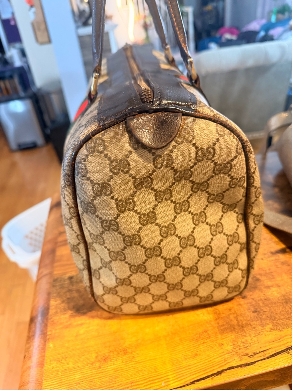 Gucci Beige Monogram Duffel with Red & Green Center Stripe - Picture 4 of 12